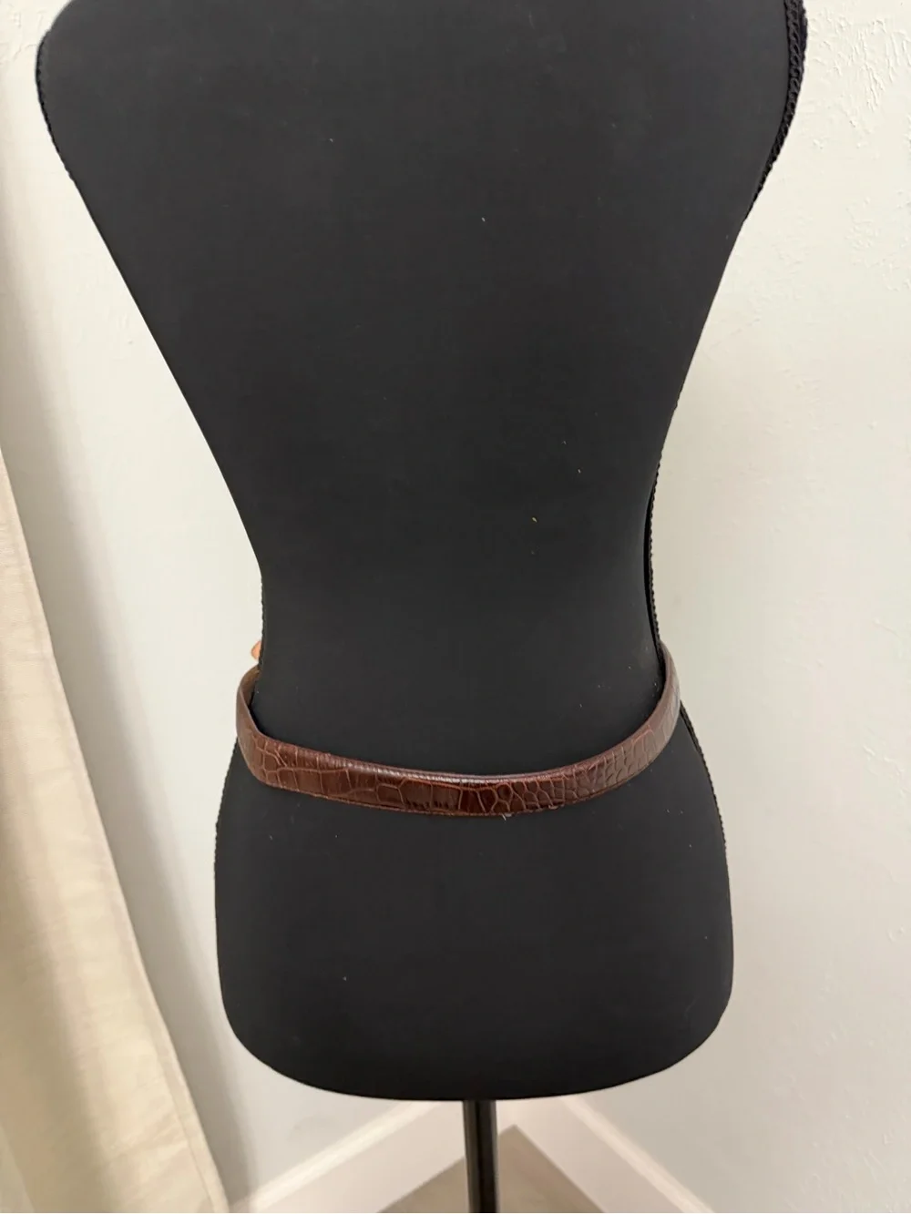 Vintage Fossil Brown Croc-Embossed Leather Belt with Silver Buckle